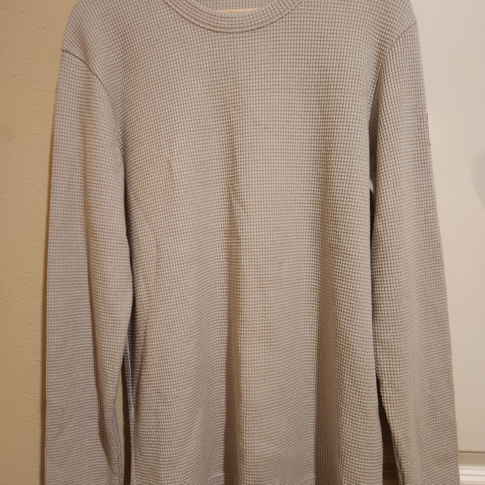ALO Yoga Men's Light Gray Waffle Knit Long Sleeve Tee